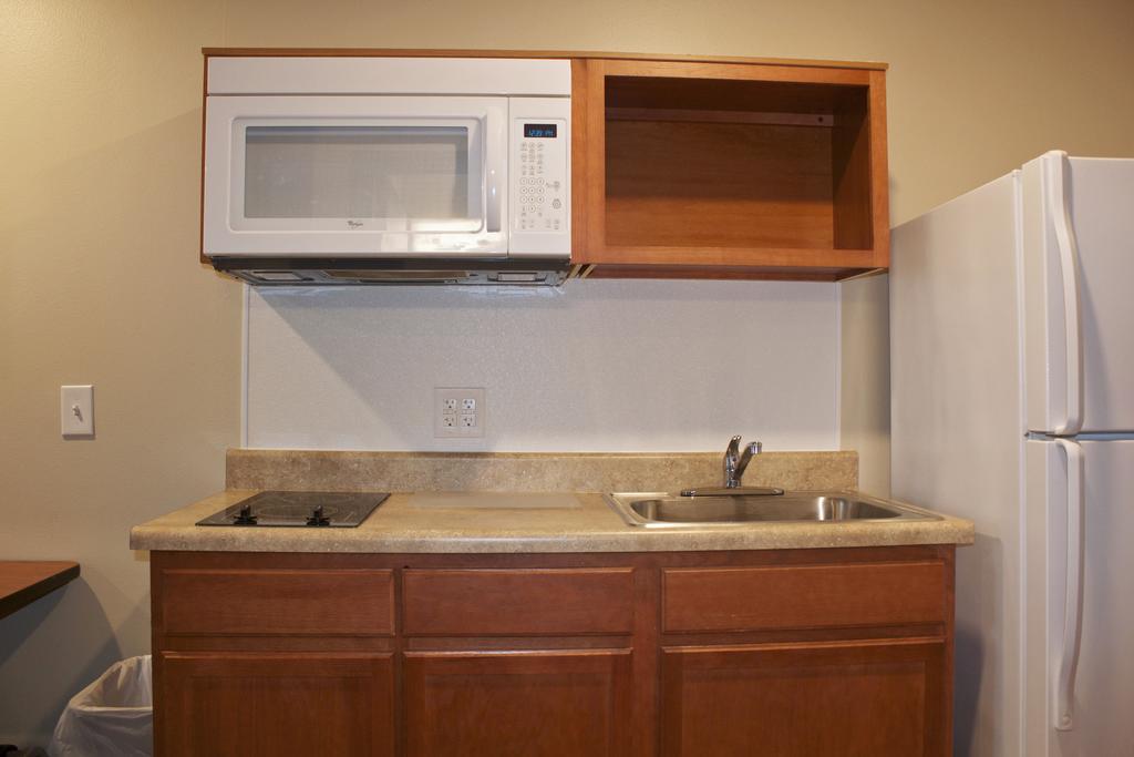 Woodspring Suites Williston Room photo