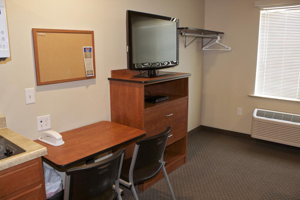 Woodspring Suites Williston Exterior photo