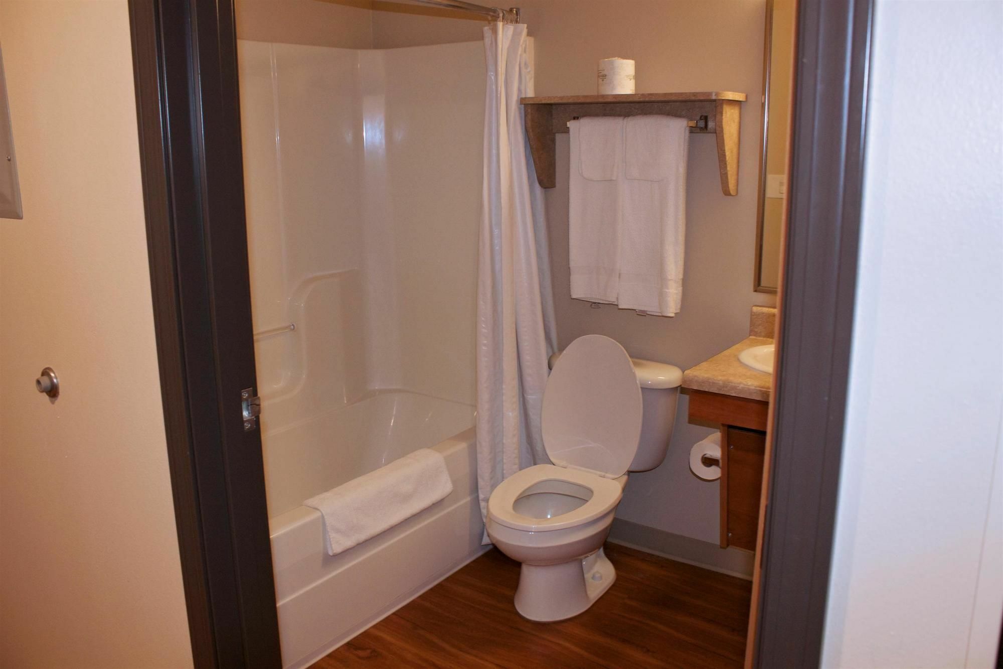 Woodspring Suites Williston Exterior photo